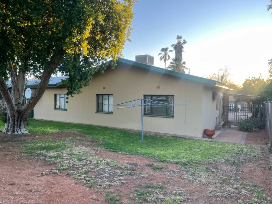 3 Bedroom Property for Sale in Flora Park Northern Cape